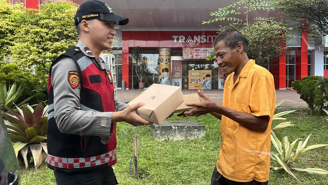 Program Jumat Berbagi, terus dilaksanakan Polda Jambi secara rutin